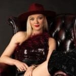 robyn red 2