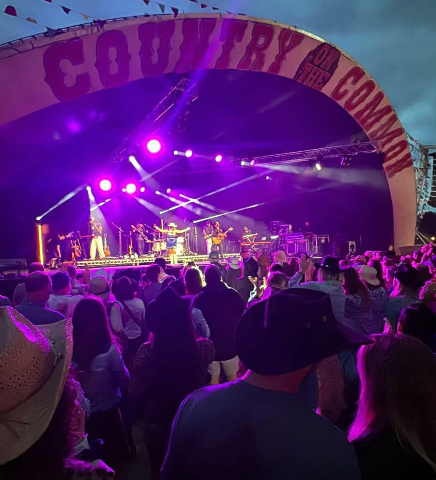 country on the common 