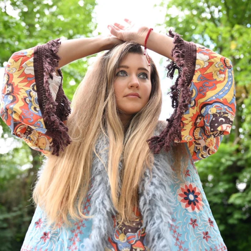 Country Roads at Acanteen presents SJ Mortimer