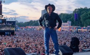 Garth Brooks credit @trevorgeorge03 trevor george