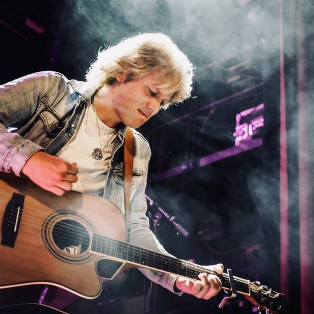 Luke Flear live at 21 Soho Below