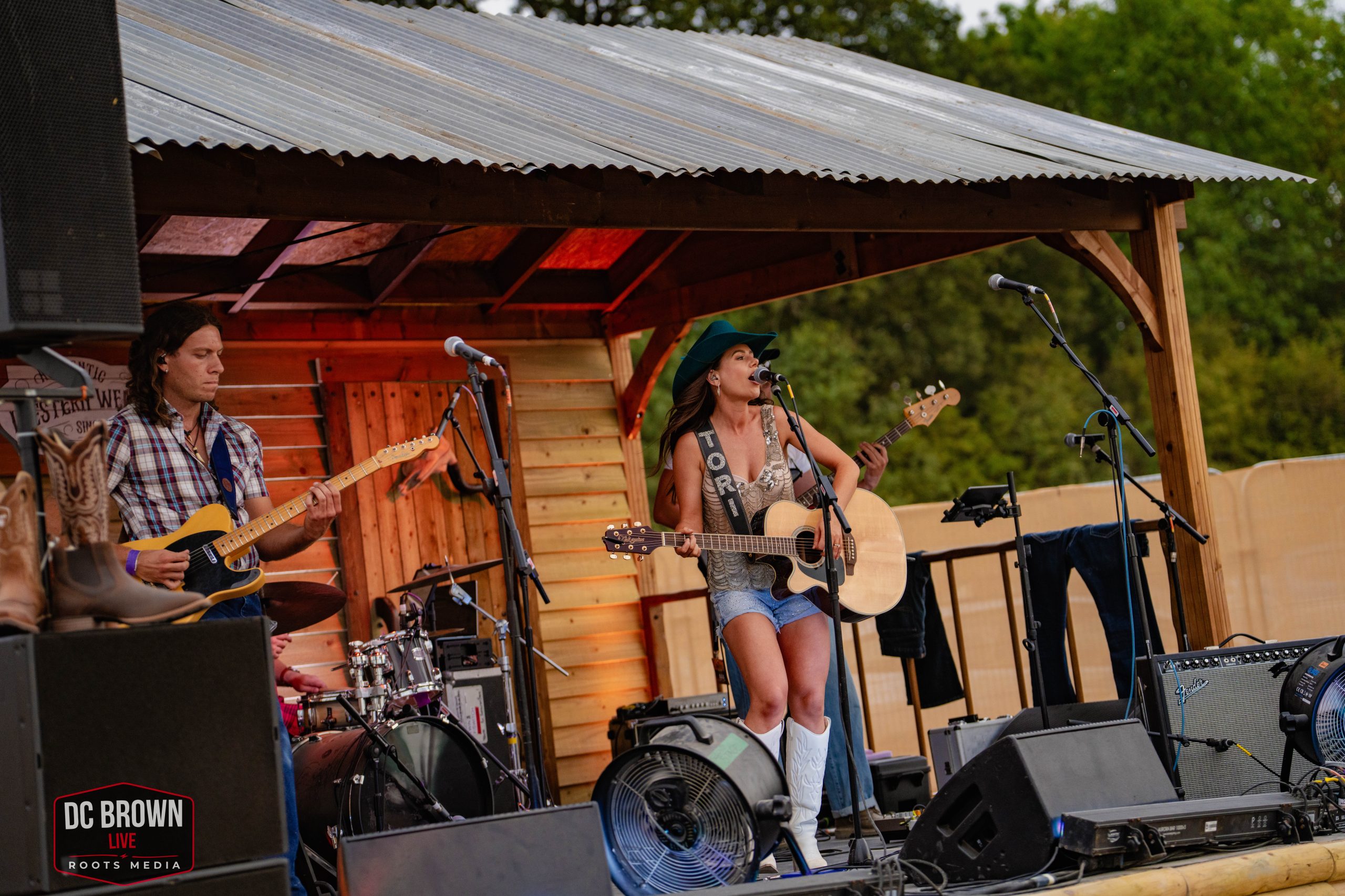 country calling tori darke dc brown live roots media 3 Tori Darke at Country Calling (photo: DC Brown Live)